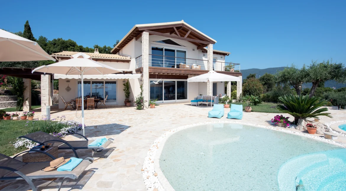 Luxurious Hillside Villa for sale in Corfu 43
