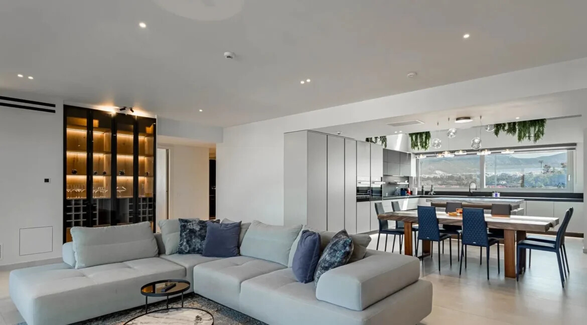 Luxurious Triplex Penthouse with Panoramic Sea Views in Glyfada for sale 11