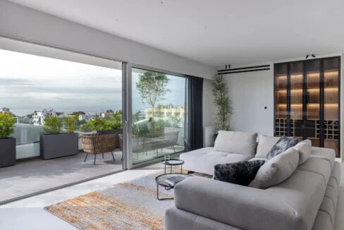 Luxurious Triplex Penthouse with Panoramic Sea Views in Glyfada for sale 12