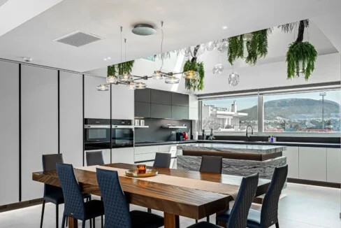 Luxurious Triplex Penthouse with Panoramic Sea Views in Glyfada for sale 13