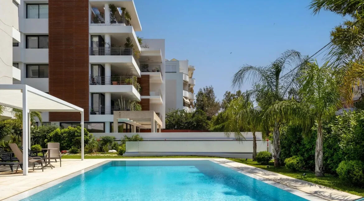 Luxurious Triplex Penthouse with Panoramic Sea Views in Glyfada for sale 2