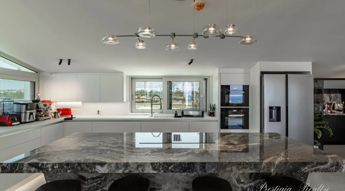 Luxurious Triplex Penthouse with Panoramic Sea Views in Glyfada for sale 22