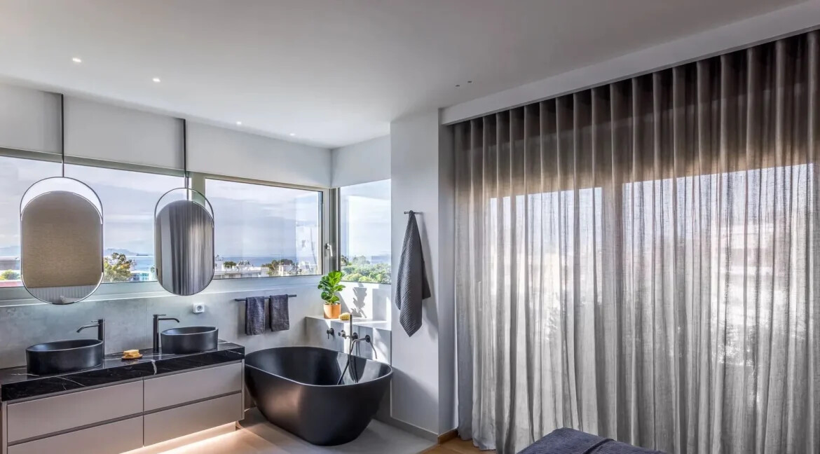 Luxurious Triplex Penthouse with Panoramic Sea Views in Glyfada for sale 3