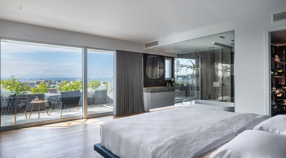 Luxurious Triplex Penthouse with Panoramic Sea Views in Glyfada for sale 9