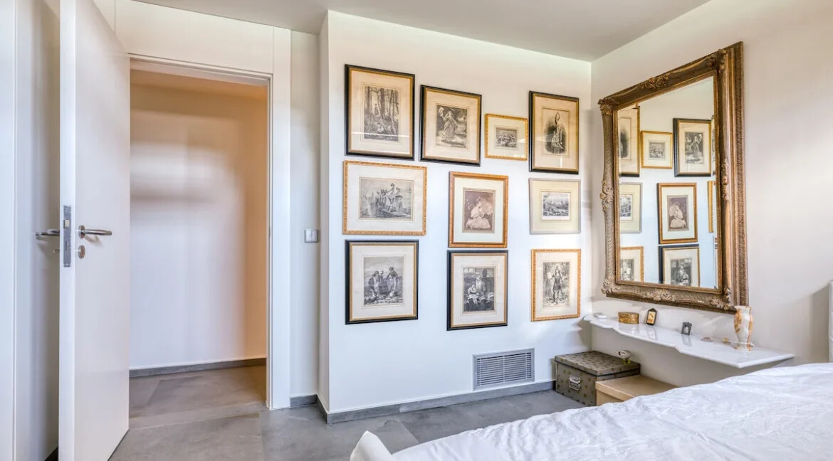 Luxurious Villa for Sale in Athens, Greece 19