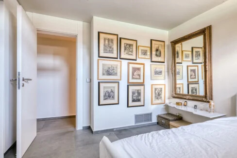 Luxurious Villa for Sale in Athens, Greece 19