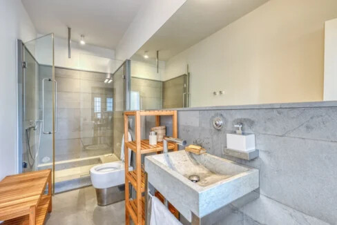 Luxurious Villa for Sale in Athens, Greece 25