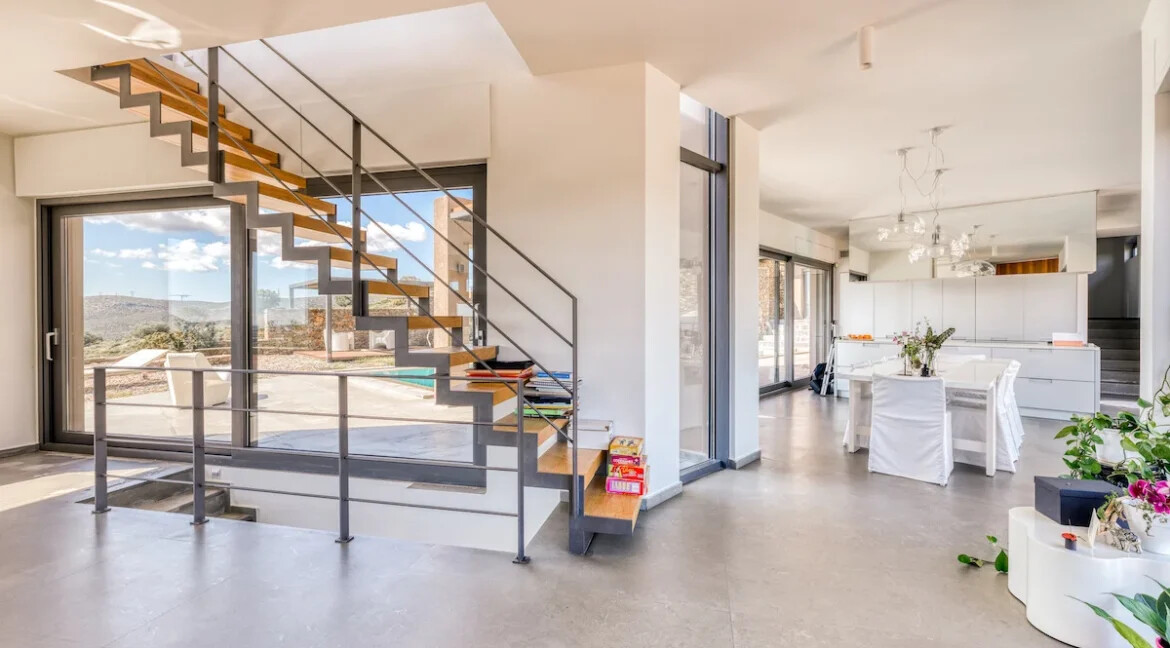 Luxurious Villa for Sale in Athens, Greece 3