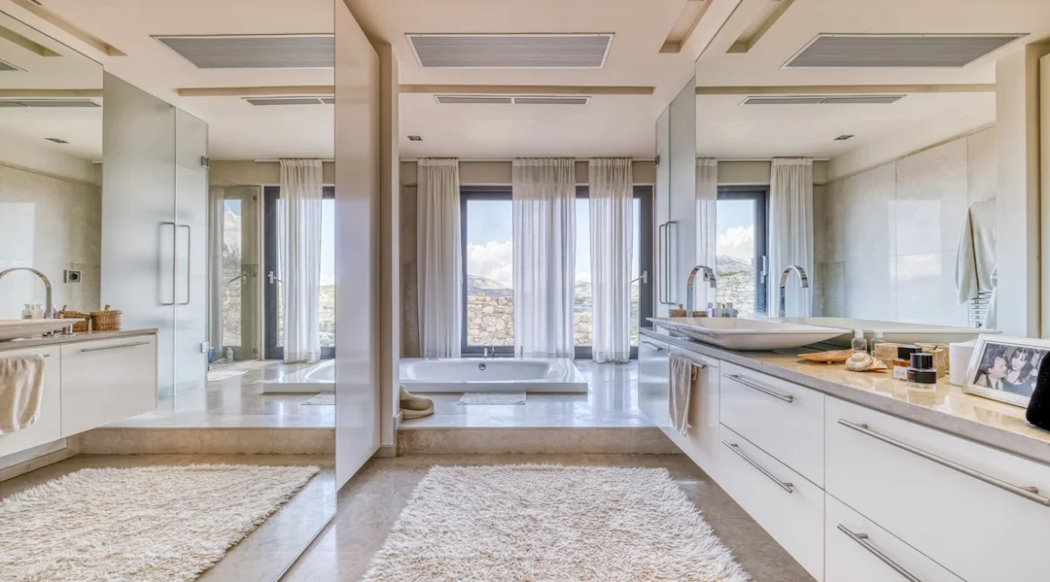 Luxurious Villa for Sale in Athens, Greece 31
