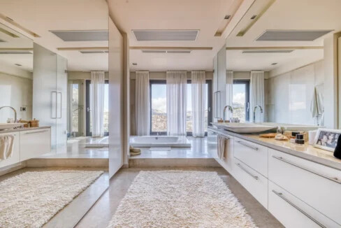 Luxurious Villa for Sale in Athens, Greece 31