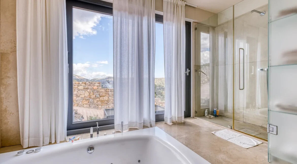 Luxurious Villa for Sale in Athens, Greece 32