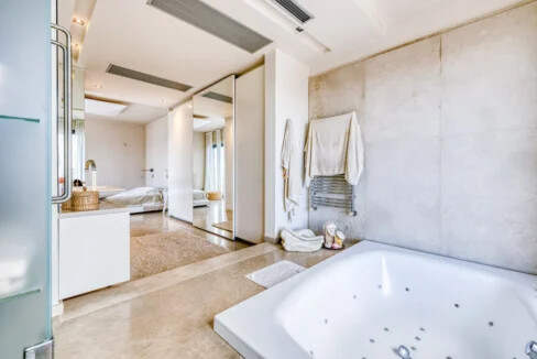 Luxurious Villa for Sale in Athens, Greece 33