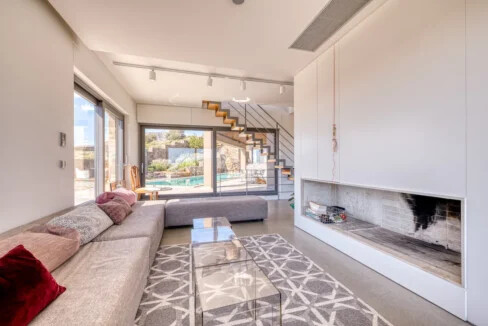 Luxurious Villa for Sale in Athens, Greece 7