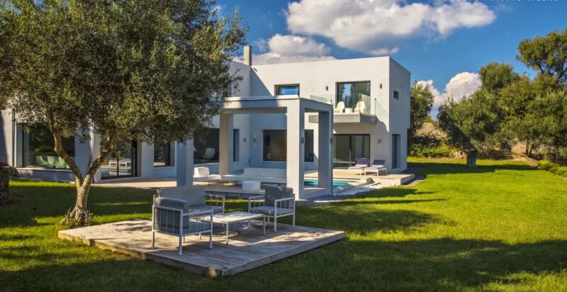 Luxury villa in Corfu for sale