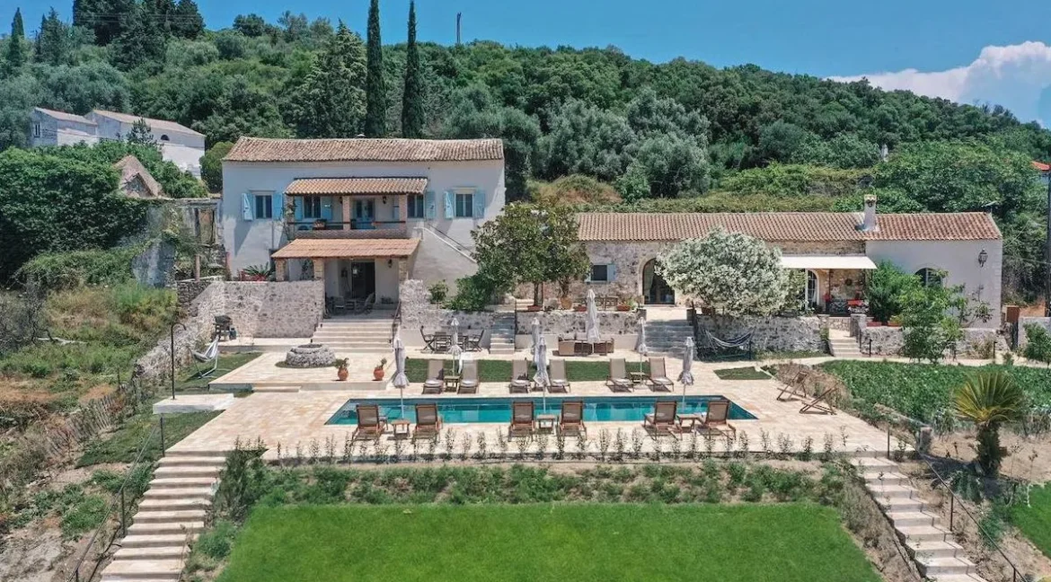 Mansion in the South of Corfu for sale