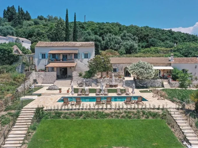Mansion in the South of Corfu for sale