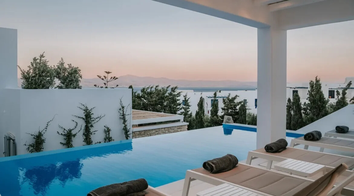 Villa for sale in Paros 30