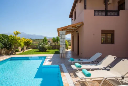 Villa with Pool for sale in Crete 11