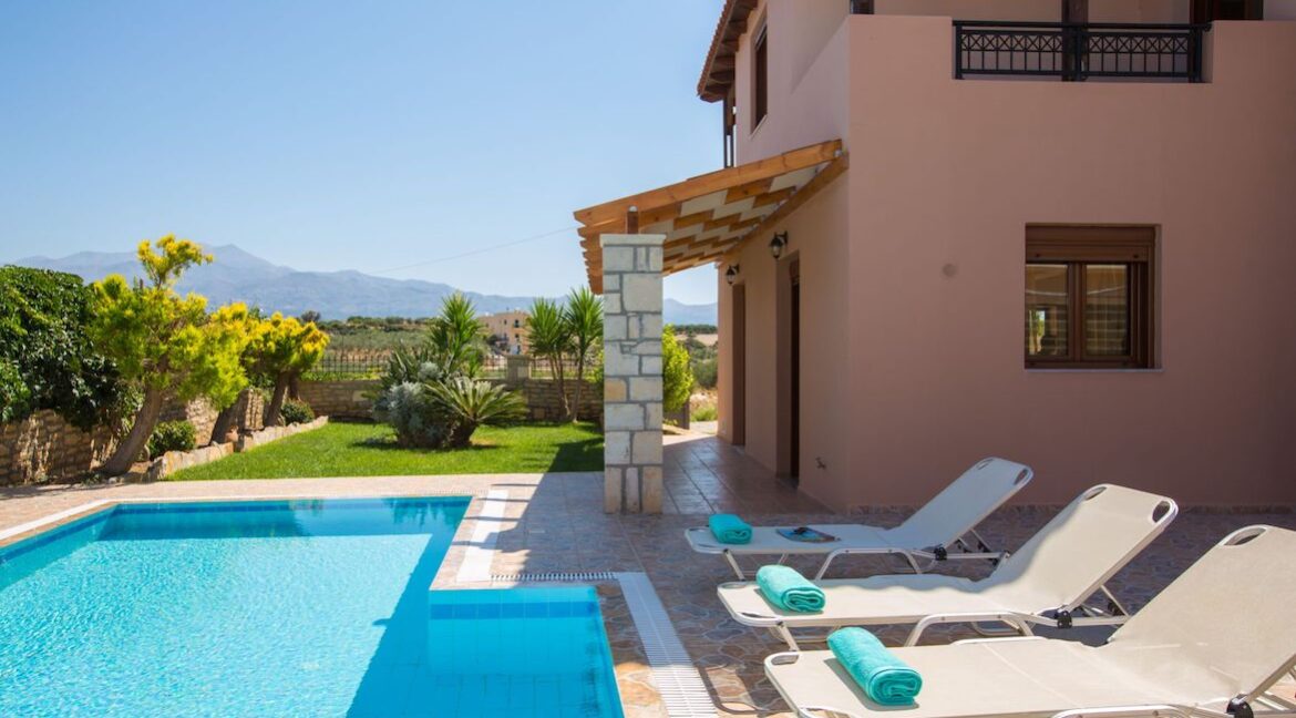 Villa with Pool for sale in Crete 14