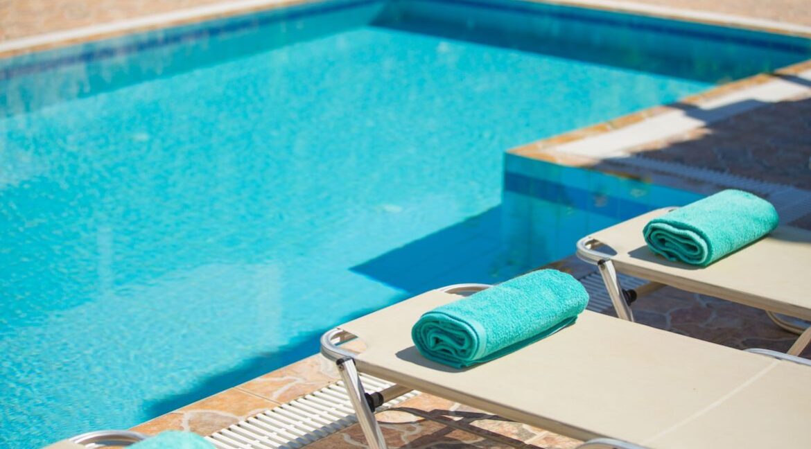 Villa with Pool for sale in Crete 15