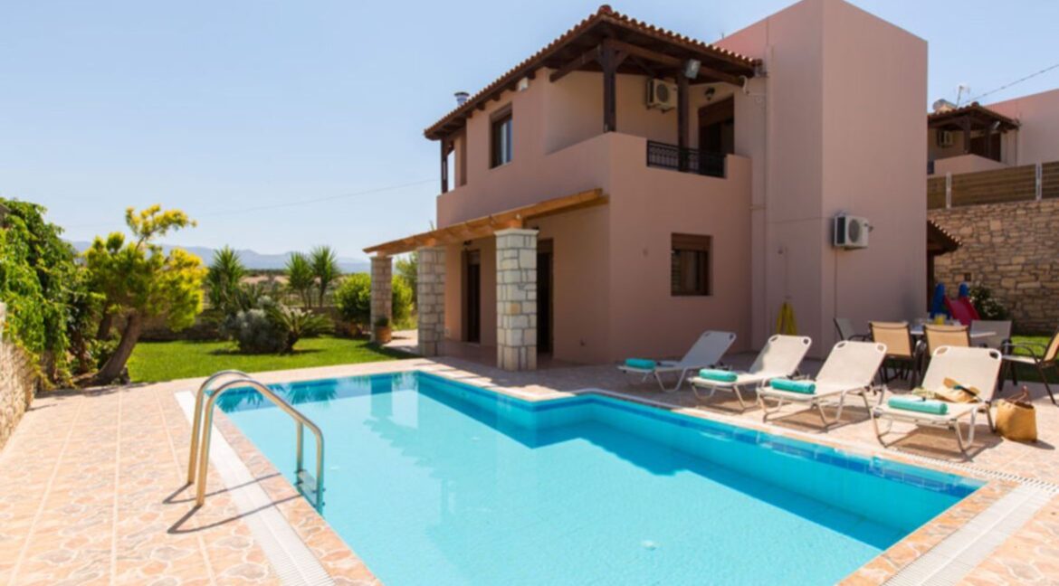 Villa with Pool for sale in Crete 16
