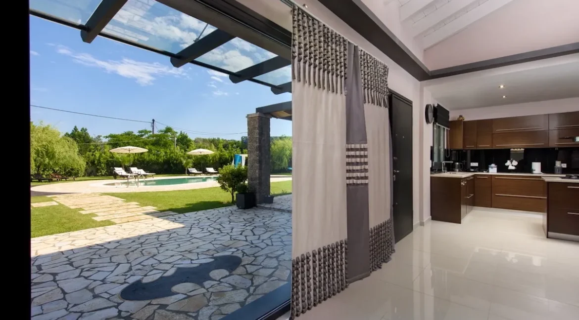 Villa with Private Pool in Corfu Dasia for sale 12