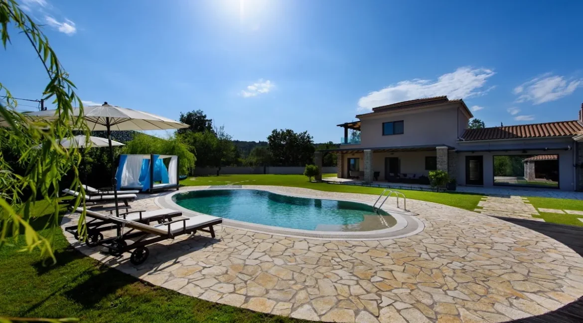 Villa with Private Pool in Corfu Dasia for sale 14