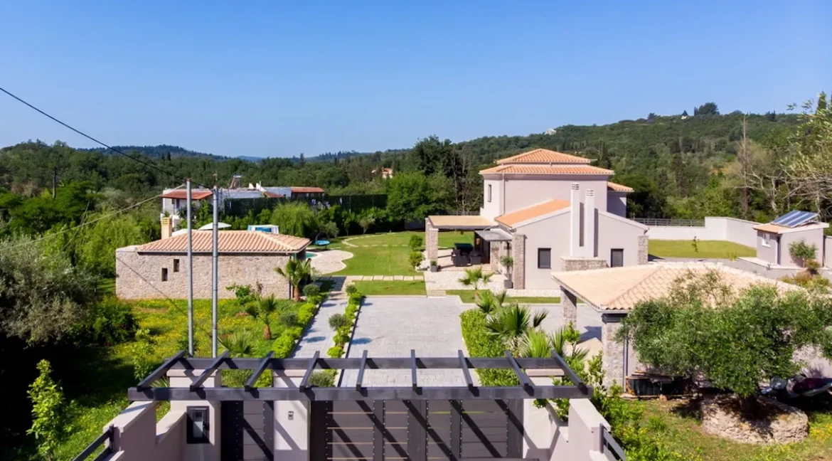 Villa with Private Pool in Corfu Dasia for sale 16