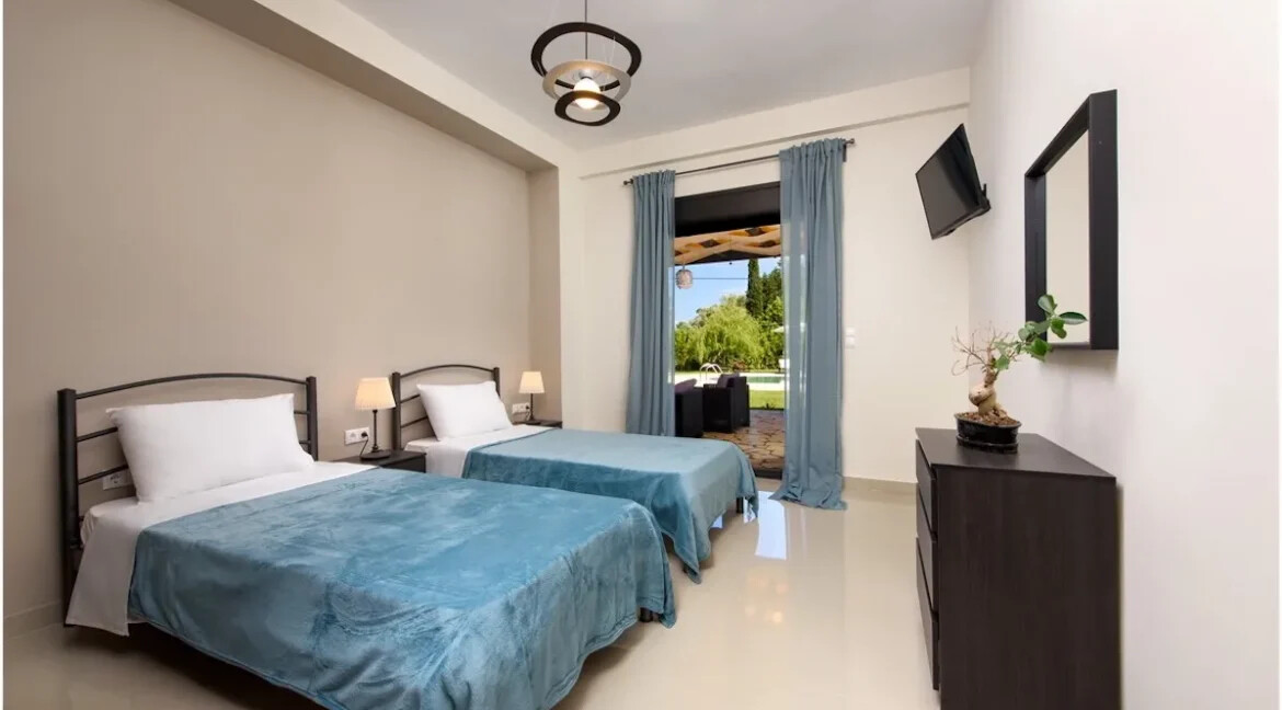 Villa with Private Pool in Corfu Dasia for sale 8