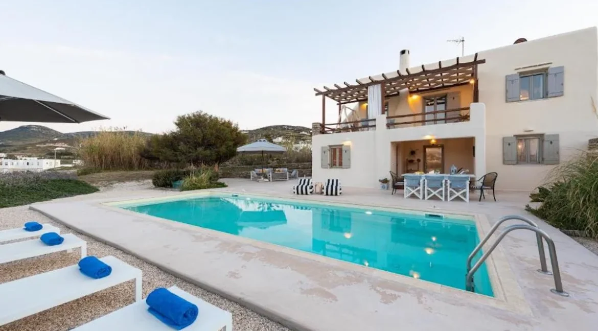 2 Villas for sale Parasporos Paros 24