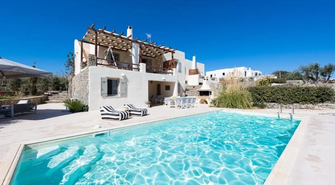 2 Villas for sale Parasporos Paros 33