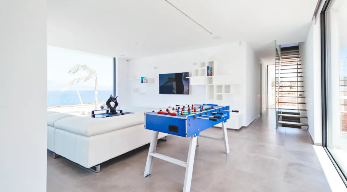 6 bedroom Seafront villa in Zakynthos Island 22