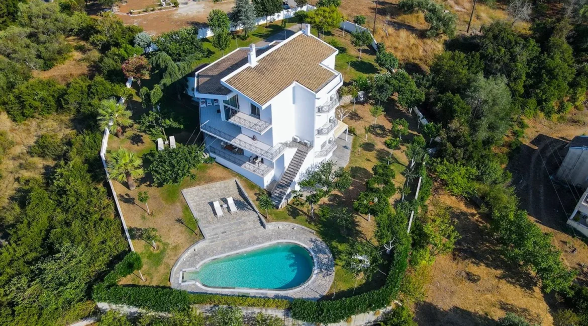 Amazing Villa in South Corfu for sale 17