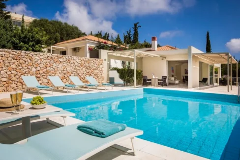 Furnished villa in Kefalonia for sale 10