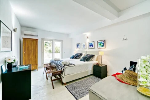 Luxurious Hilltop Retreat in Nissaki, Corfu 10