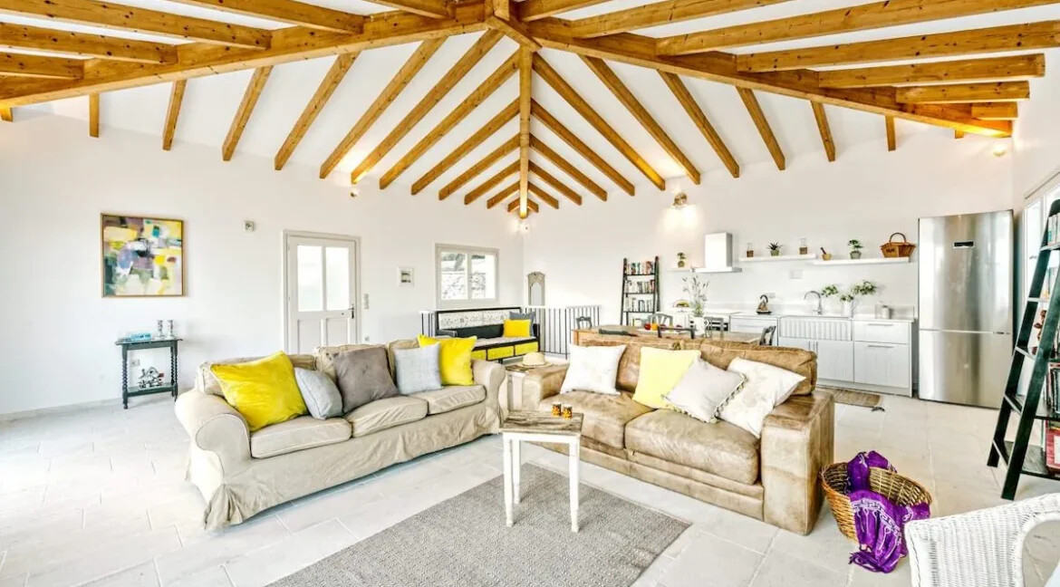 Luxurious Hilltop Retreat in Nissaki, Corfu 16