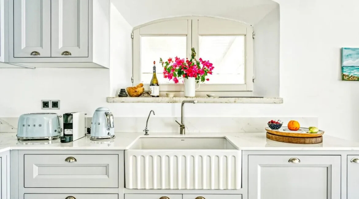 Luxurious Hilltop Retreat in Nissaki, Corfu 25