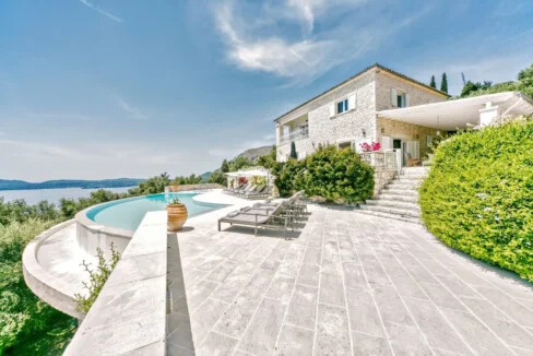 Luxurious Hilltop Retreat in Nissaki, Corfu 32