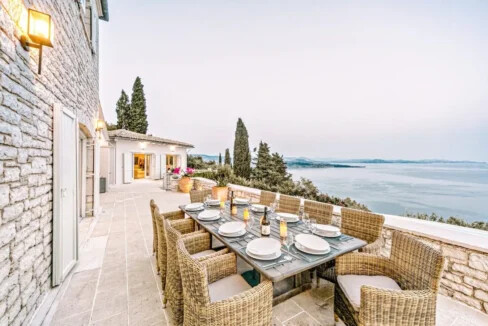 Luxurious Hilltop Retreat in Nissaki, Corfu 4