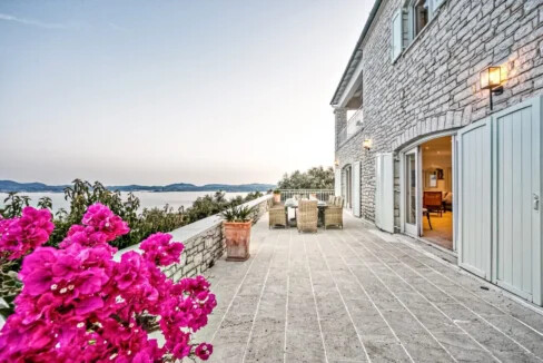 Luxurious Hilltop Retreat in Nissaki, Corfu 5