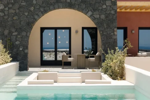 Luxurious Hotel for Sale in Oia, Santorini 10
