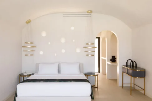Luxurious Hotel for Sale in Oia, Santorini 5