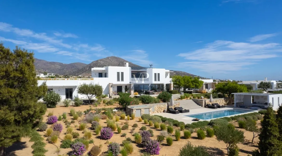 Villa in Paros for sale Greece