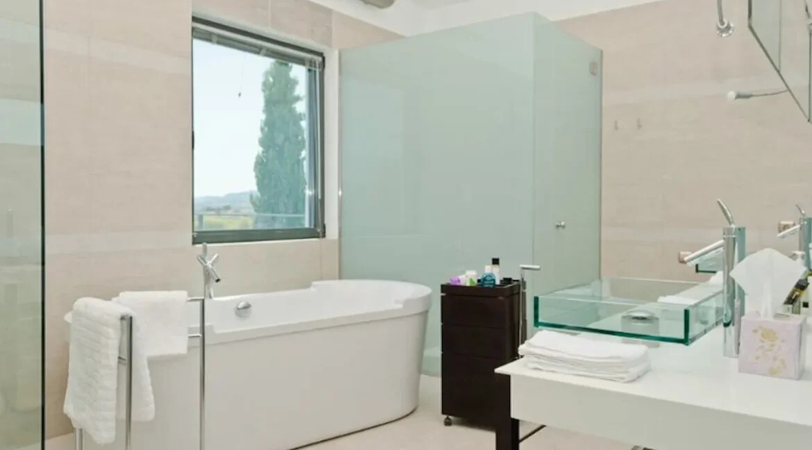 Prime Property for sale in Porto Heli with Spectacular Sea Views 4