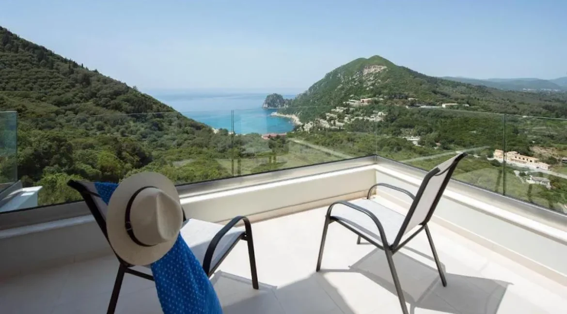 Remarkable villa for sale in Corfu 16