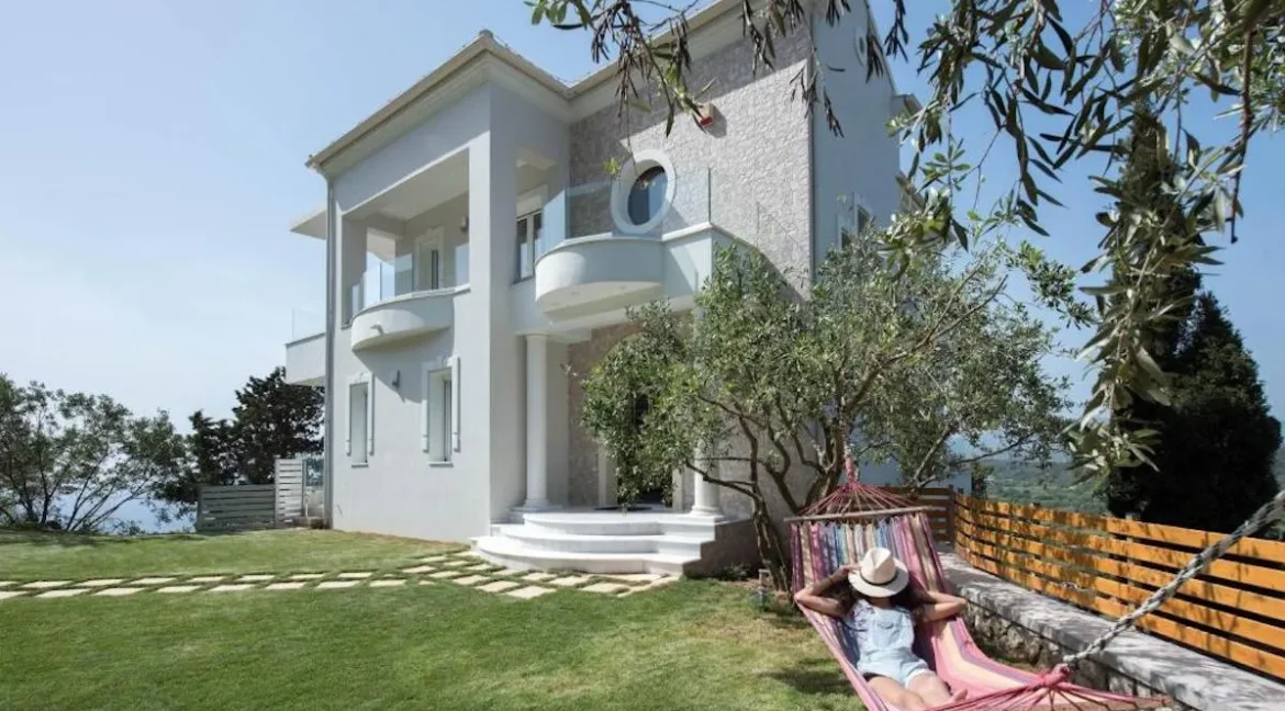 Remarkable villa for sale in Corfu 23