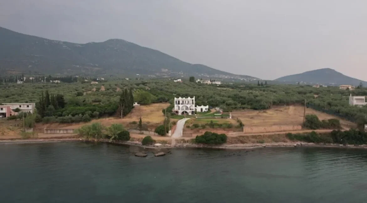 Seafront Villa for sale on the island of Euboea 1