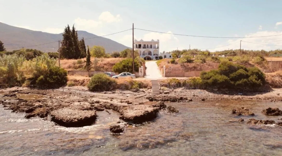 Seafront Villa for sale on the island of Euboea 3
