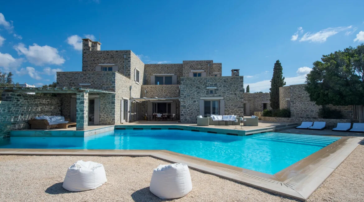 Stone Villa for Sale in Paros island 35