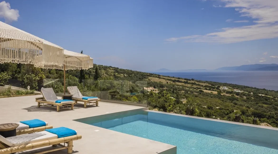 Stunning villa in Kefalonia for sale Ionio 14